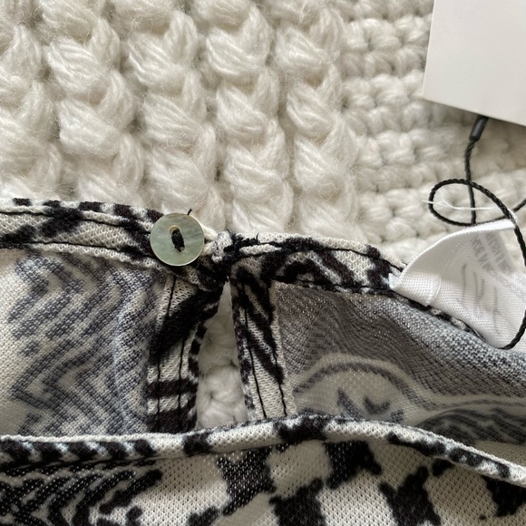 NEW Womens Zara Trafaluc Shorts Romper With Open Slit Back Size Small - Picture 12 of 14